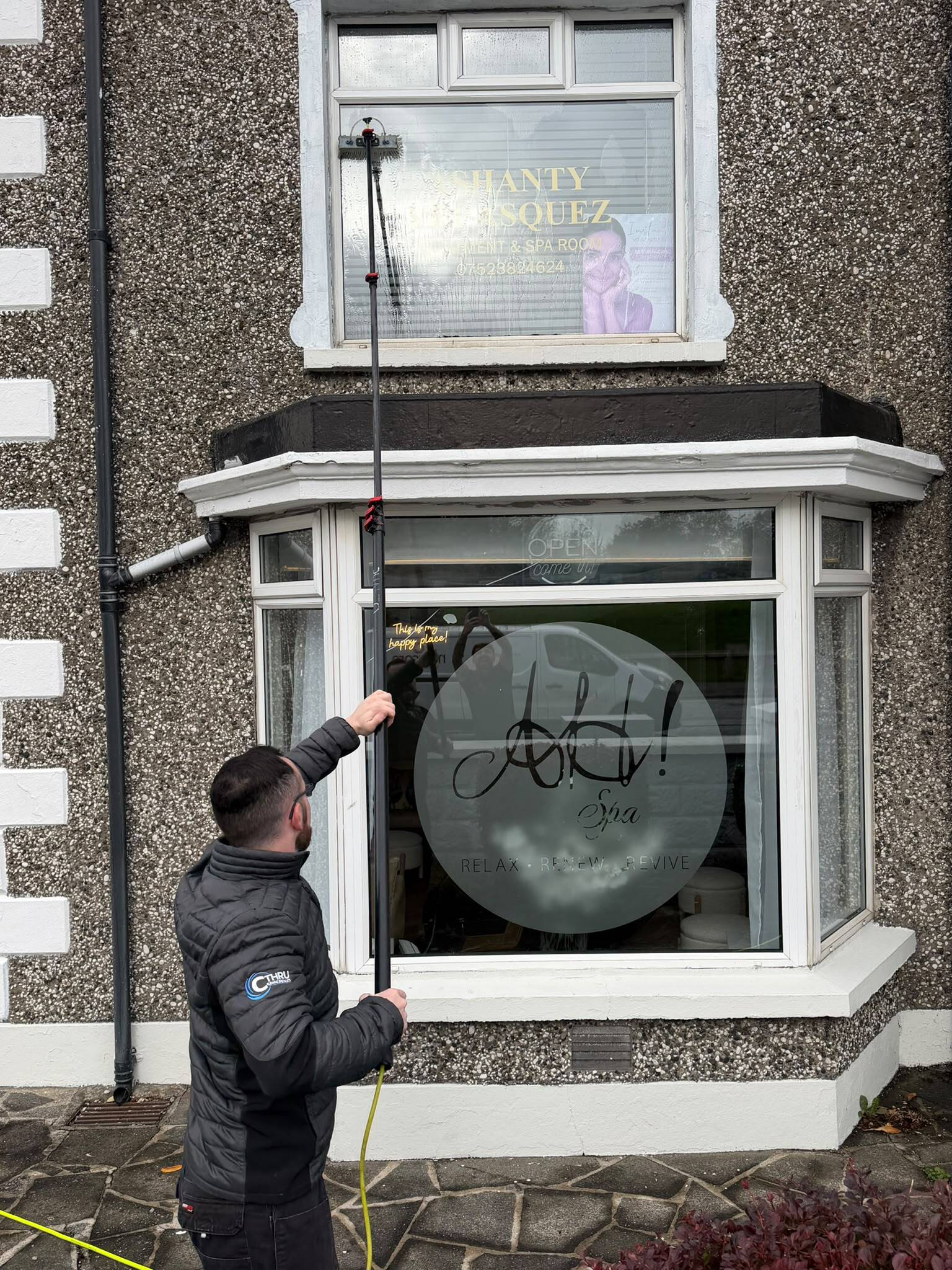 Professional window cleaning for commercial property